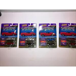 LOT OF 4 VINTAGE 1996 JOHNNY LIGHTNING 2 PACK CLASSIC CUSTOMS CORVETTE NEW